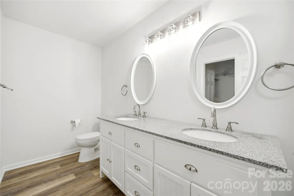 6150 Gray Gate Lane #i Charlotte, NC 28210