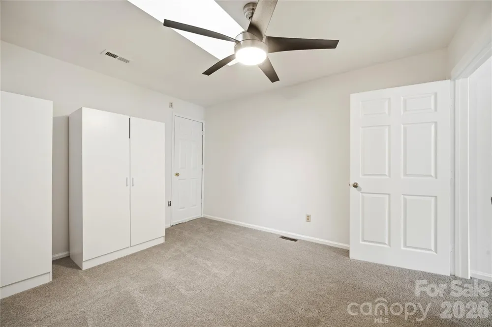 6150 Gray Gate Lane #i Charlotte, NC 28210