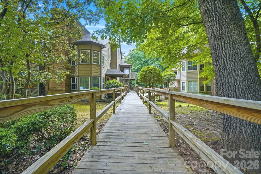 6150 Gray Gate Lane #i Charlotte, NC 28210