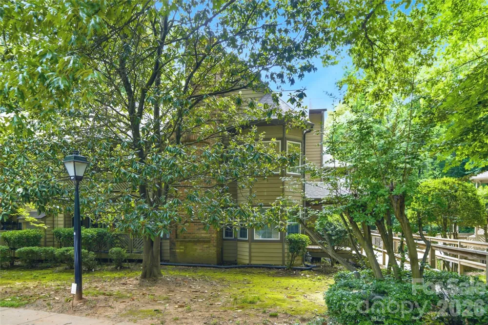 6150 Gray Gate Lane #i Charlotte, NC 28210