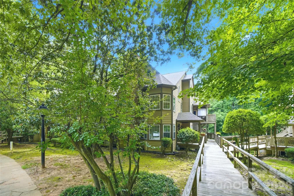 6150 Gray Gate Lane #i Charlotte, NC 28210