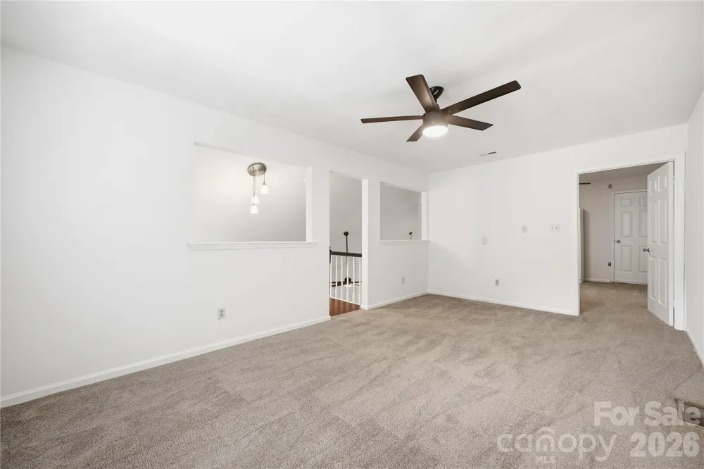 6150 Gray Gate Lane #i Charlotte, NC 28210