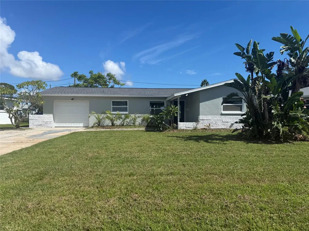 307 87TH AVENUE NE St Petersburg, FL 33702