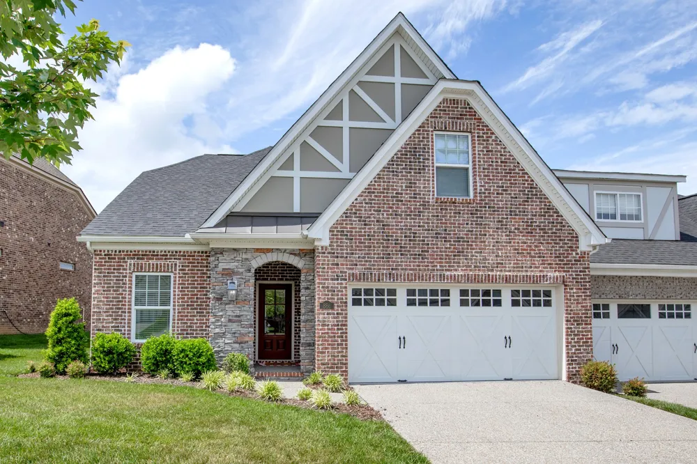 886 Cherry Grove Dr Hendersonville, TN 37075