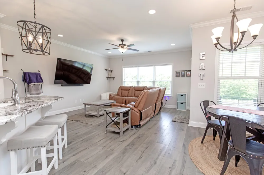 886 Cherry Grove Dr Hendersonville, TN 37075