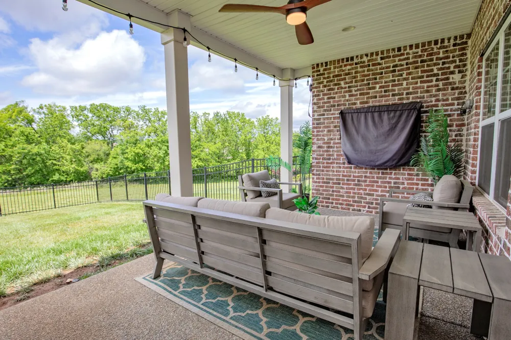 886 Cherry Grove Dr Hendersonville, TN 37075