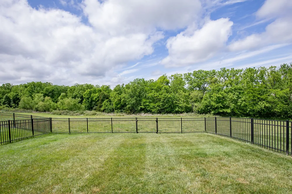 886 Cherry Grove Dr Hendersonville, TN 37075