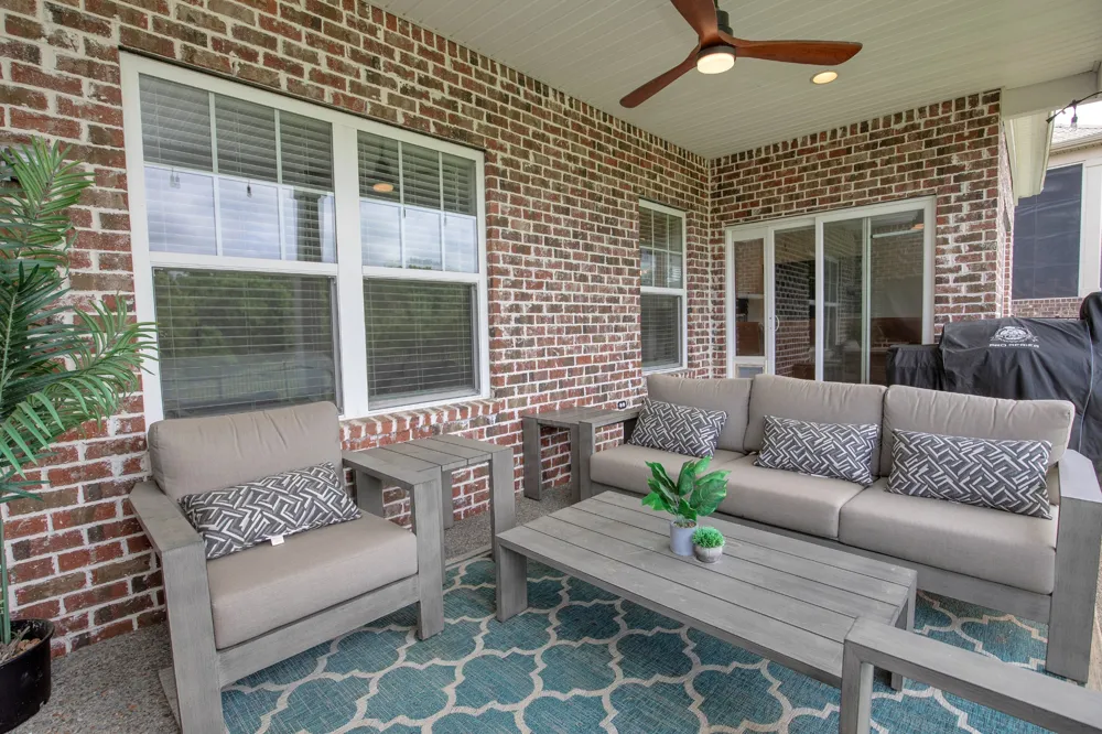 886 Cherry Grove Dr Hendersonville, TN 37075
