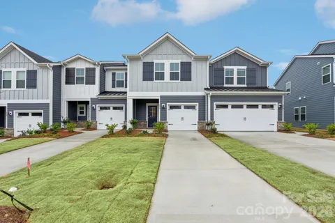 460 Markridge Loop