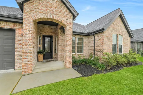 10015 Goliad Drive
