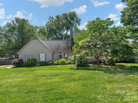 3 Carolewood Drive
