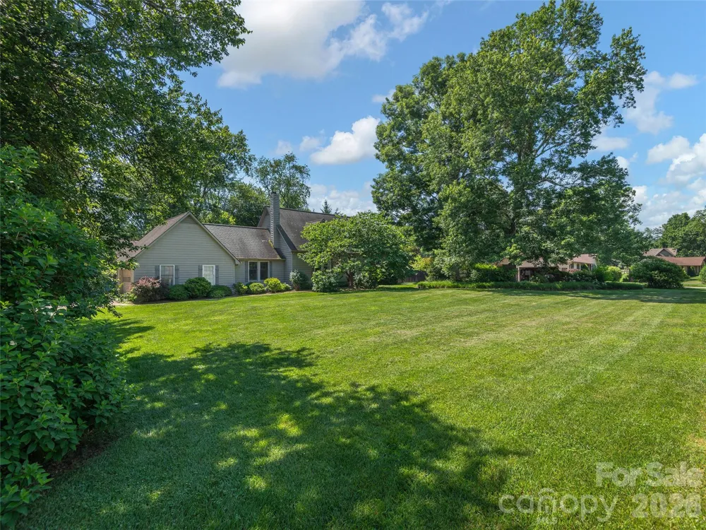 3 Carolewood Drive Horse Shoe, NC 28742