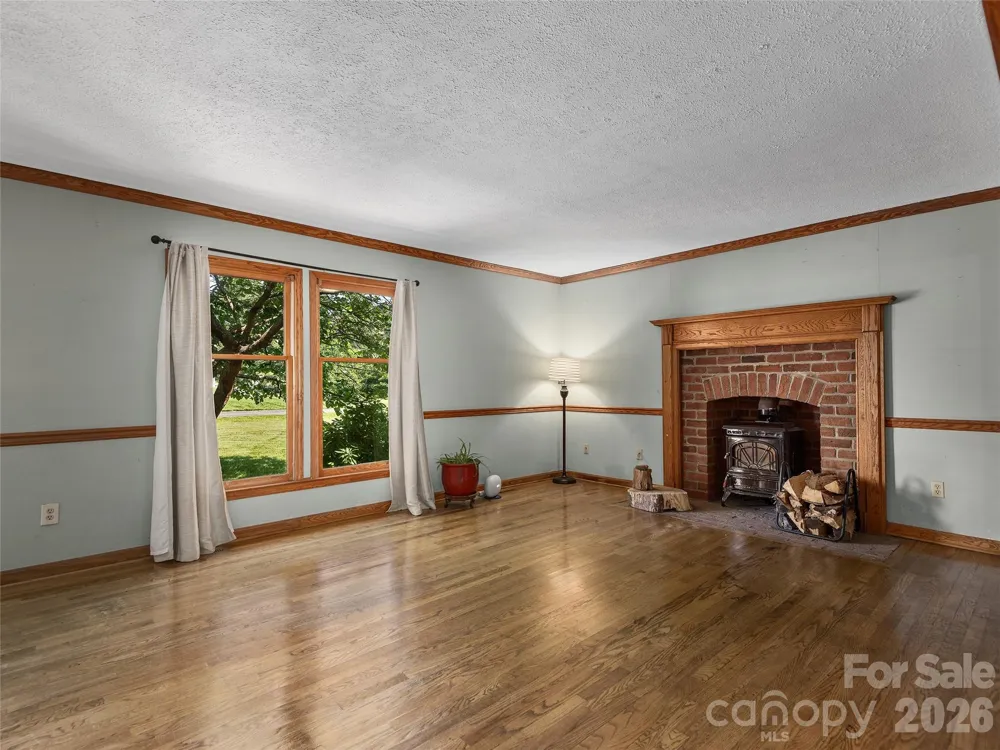 3 Carolewood Drive Horse Shoe, NC 28742