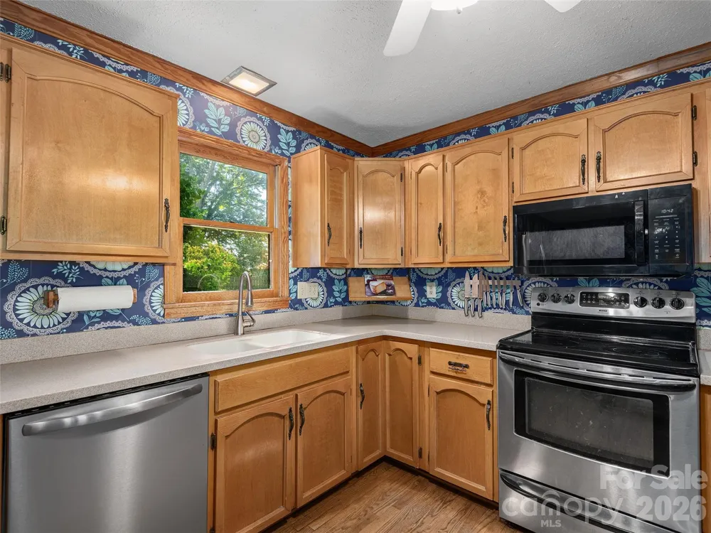 3 Carolewood Drive Horse Shoe, NC 28742