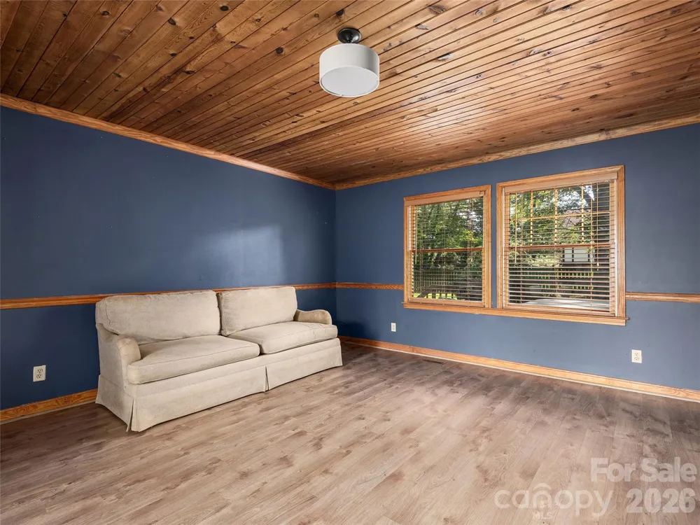 3 Carolewood Drive Horse Shoe, NC 28742