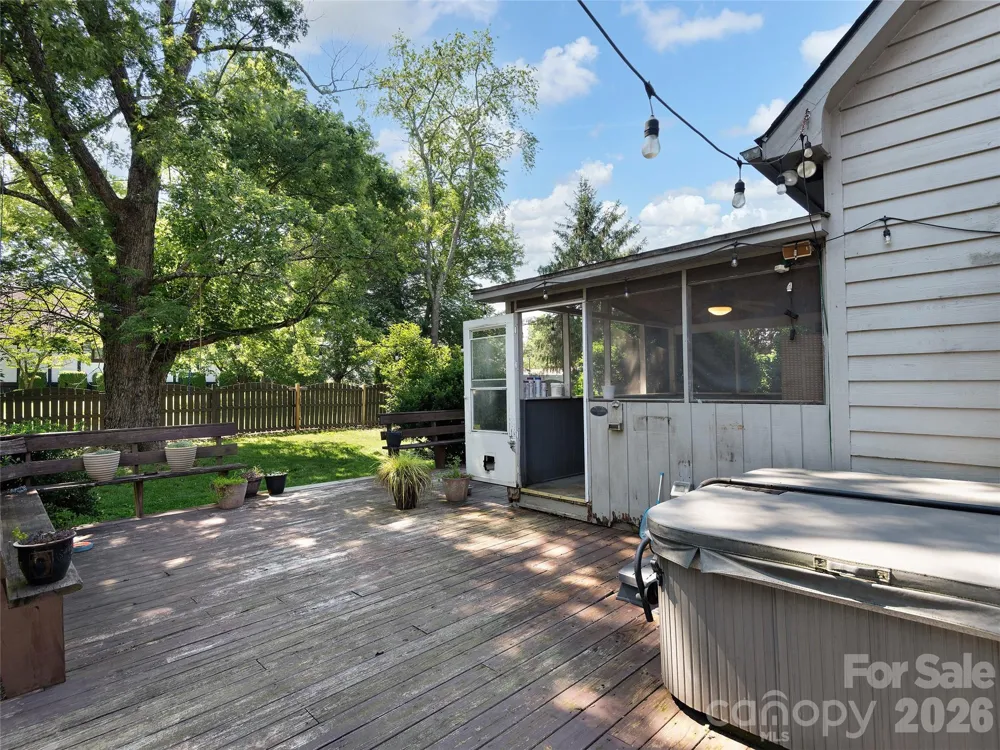 3 Carolewood Drive Horse Shoe, NC 28742