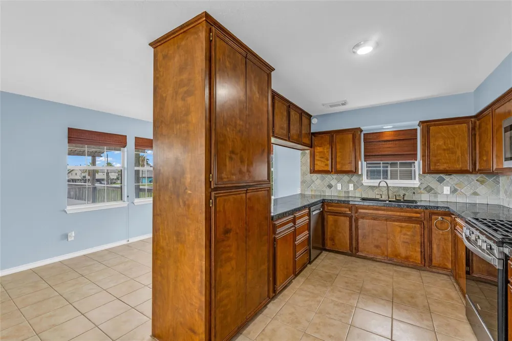 16526 Nassau Way Jamaica Beach, TX 77554