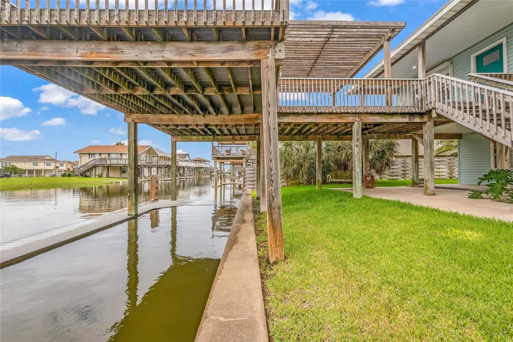 16526 Nassau Way Jamaica Beach, TX 77554