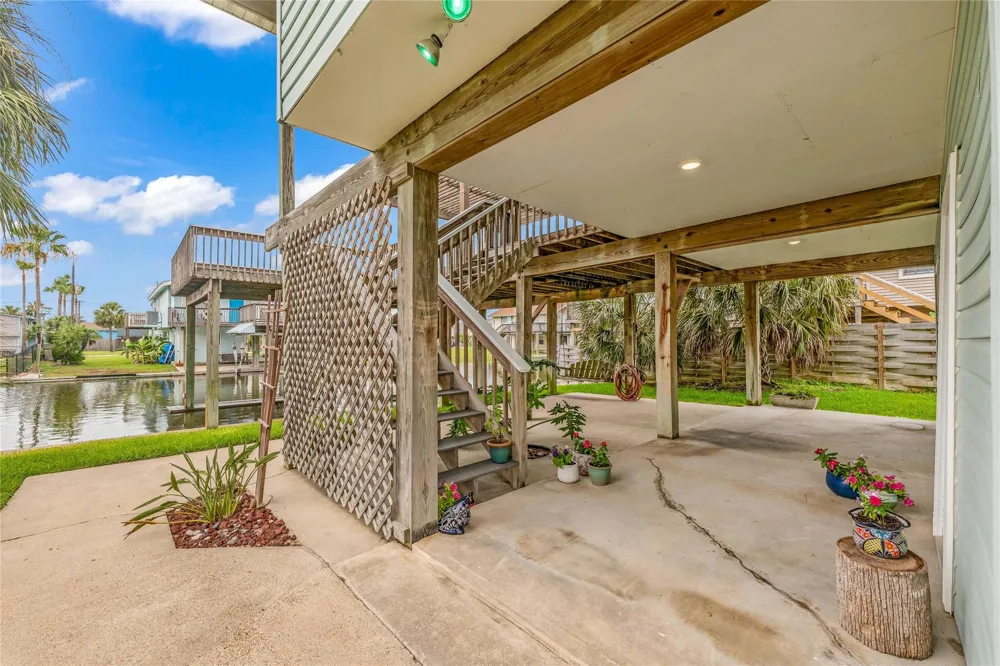 16526 Nassau Way Jamaica Beach, TX 77554