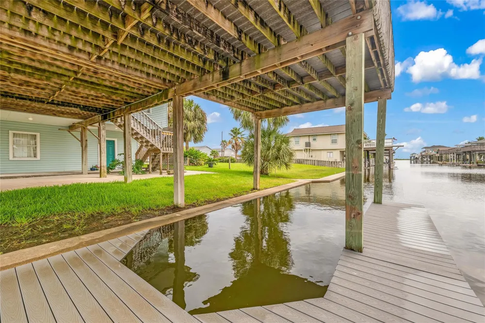 16526 Nassau Way Jamaica Beach, TX 77554