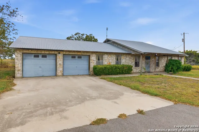 9325 Fm 1339 Martindale, TX 78655