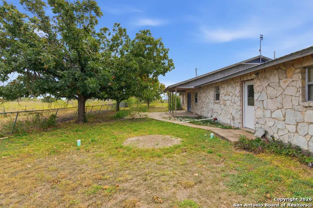 9325 Fm 1339 Martindale, TX 78655