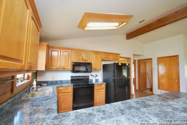 2725 Old Lehmann Seguin, TX 78155
