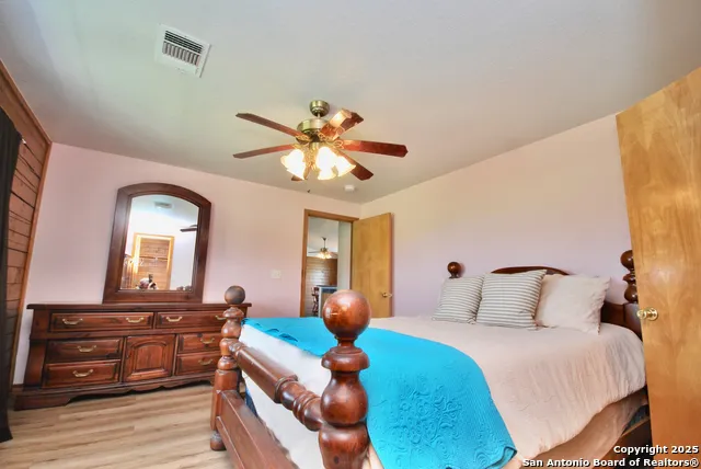 2725 Old Lehmann Seguin, TX 78155