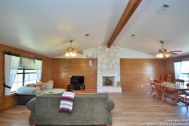 2725 Old Lehmann Seguin, TX 78155