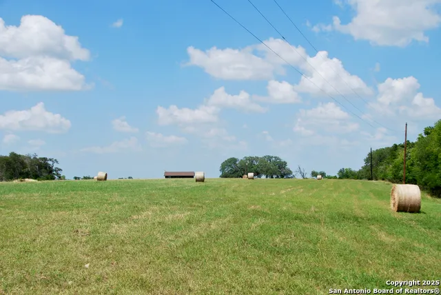 2725 Old Lehmann Seguin, TX 78155