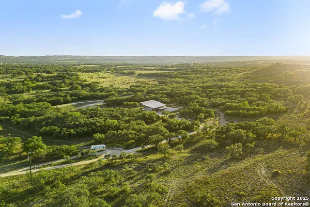 370 Gray Wolf Blanco, TX 78606