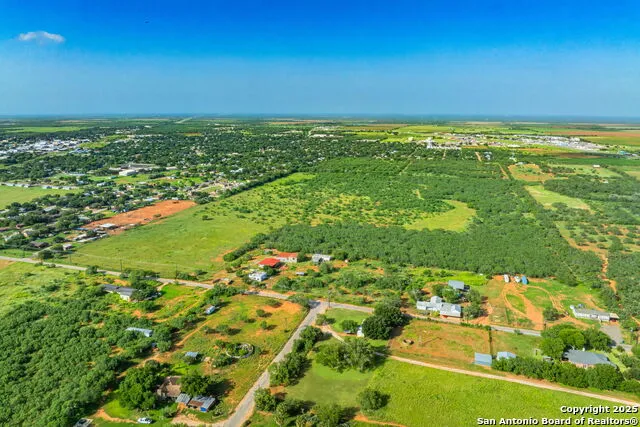 3911 County Road 1000 Pearsall, TX 78061