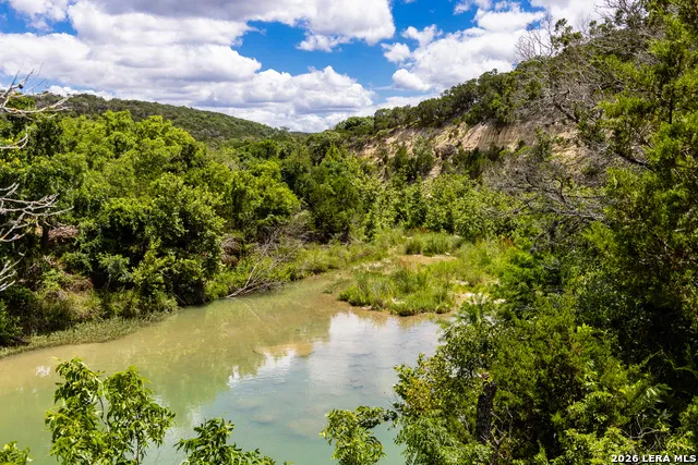 289 Hoot Owl Hollow Ingram, TX 78025