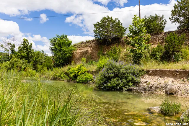 289 Hoot Owl Hollow Ingram, TX 78025