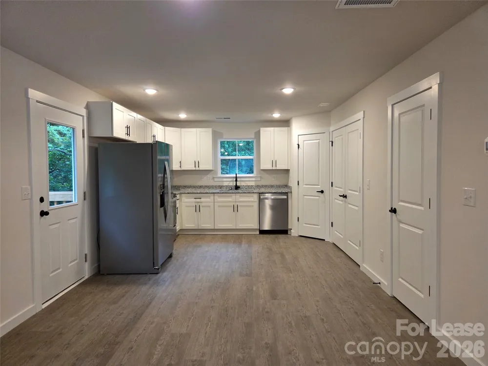 104 10th Avenue SE Hickory, NC 28602