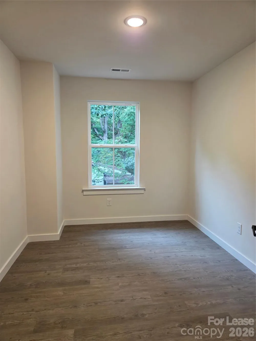 104 10th Avenue SE Hickory, NC 28602