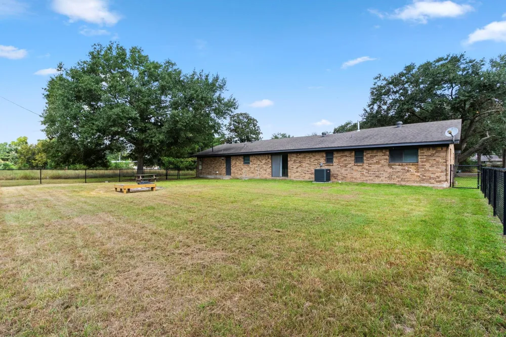 107 Bledsoe Street Prairie View, TX 77445
