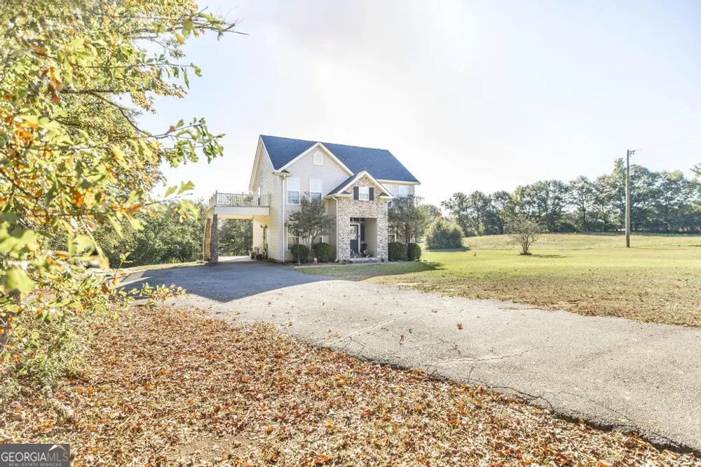 1550 Charlie Benson RD Forsyth, GA 31029