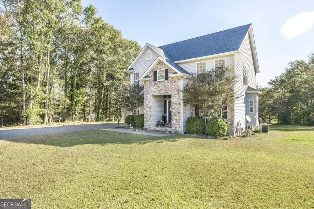 1550 Charlie Benson RD Forsyth, GA 31029