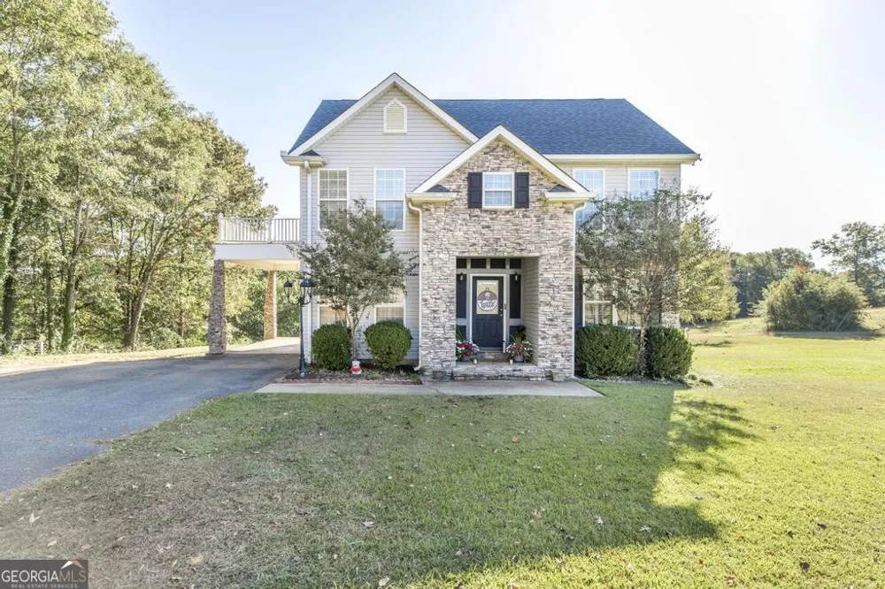 1550 Charlie Benson RD Forsyth, GA 31029