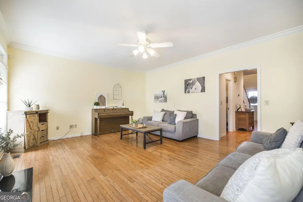 1550 Charlie Benson RD Forsyth, GA 31029