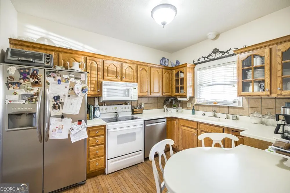 1550 Charlie Benson RD Forsyth, GA 31029