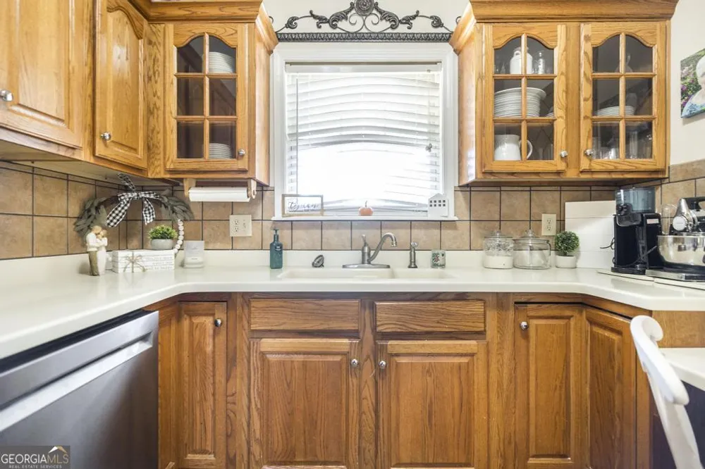 1550 Charlie Benson RD Forsyth, GA 31029
