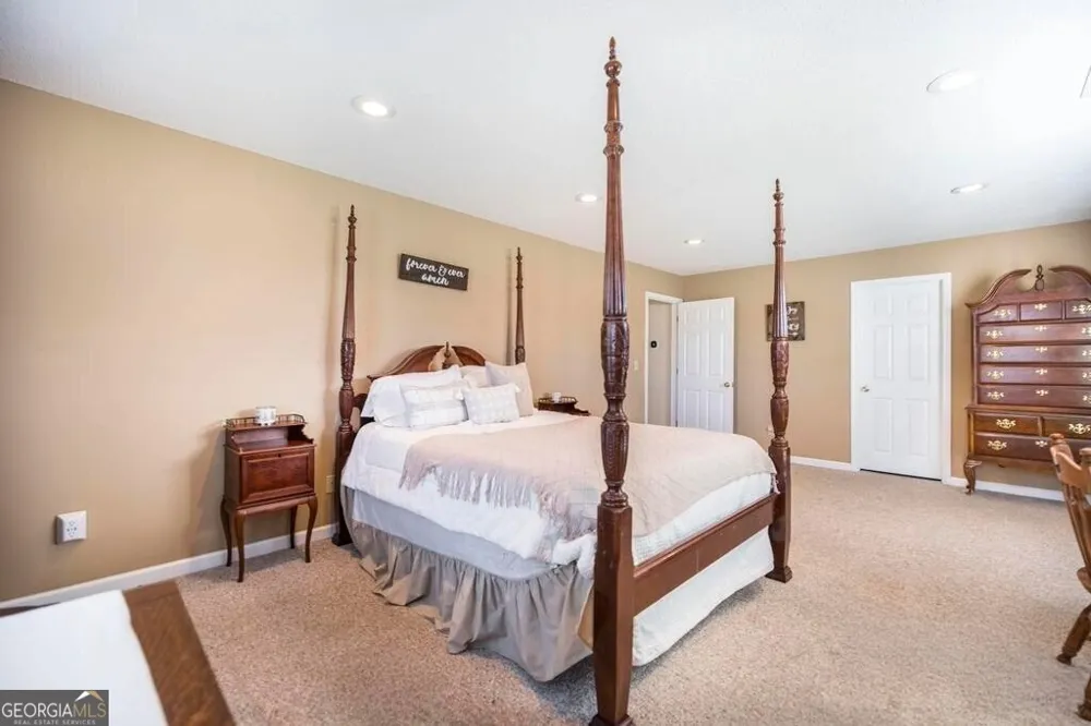 1550 Charlie Benson RD Forsyth, GA 31029