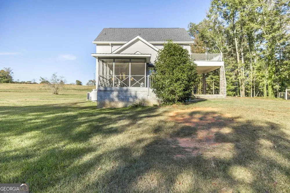 1550 Charlie Benson RD Forsyth, GA 31029