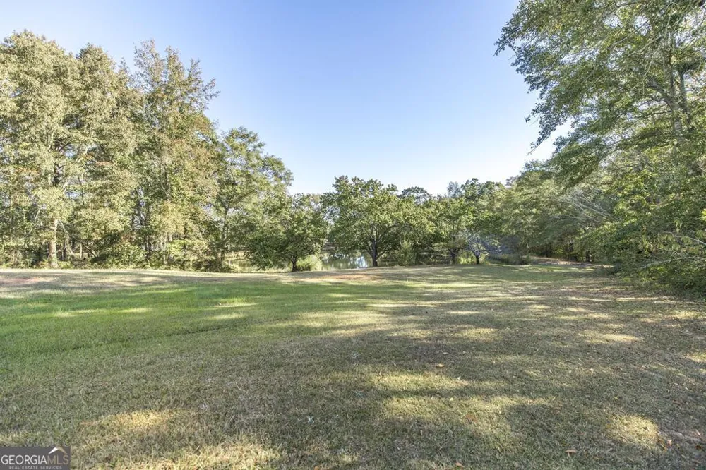 1550 Charlie Benson RD Forsyth, GA 31029
