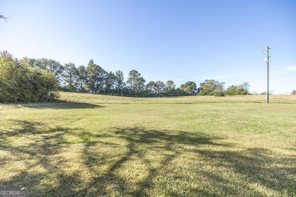 1550 Charlie Benson RD Forsyth, GA 31029