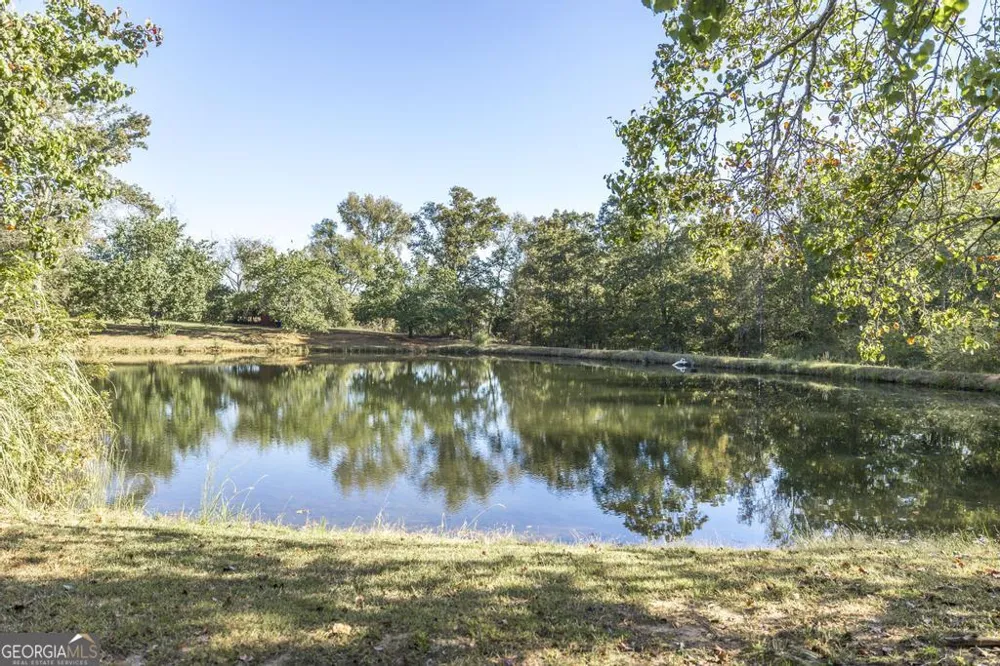1550 Charlie Benson RD Forsyth, GA 31029