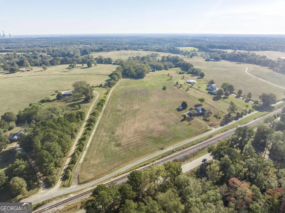 1550 Charlie Benson RD Forsyth, GA 31029