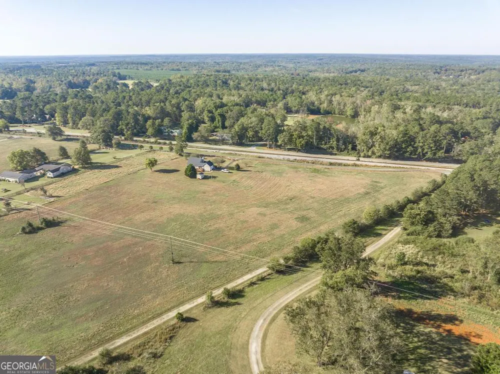 1550 Charlie Benson RD Forsyth, GA 31029